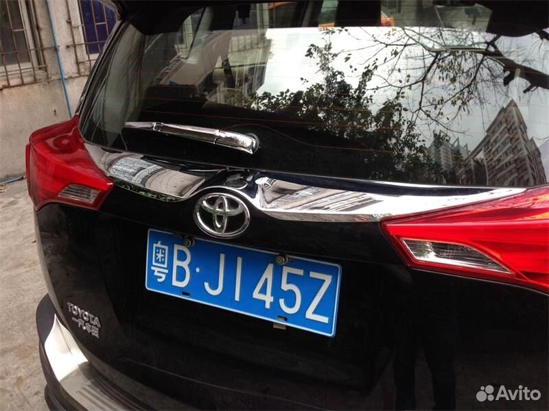 Молдинг на багажник Toyota Rav4 (2013-2015)