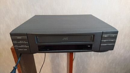 Кассетный видеомагнитофон JVC HR-J1200A