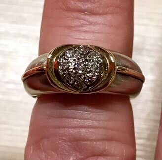 Золотое кольцо с бриллиантами Италия