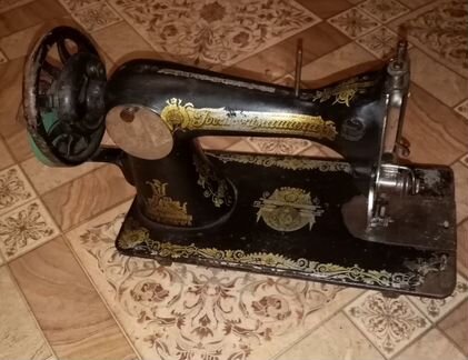 Антиквариат - швейная машинка