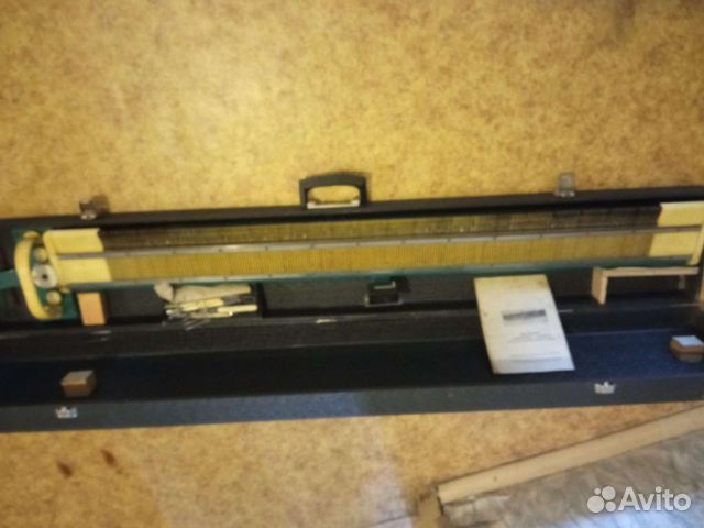 Плосковязальная ручная машина 