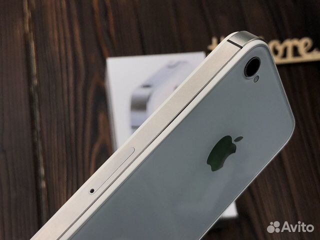 iPhone 4s 16Gb в белом цвете