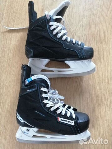 Коньки хоккейные