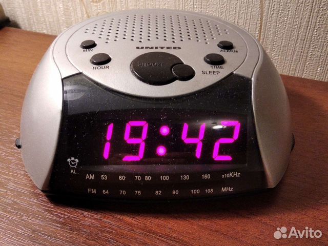 Электронные часы с радиоприемником