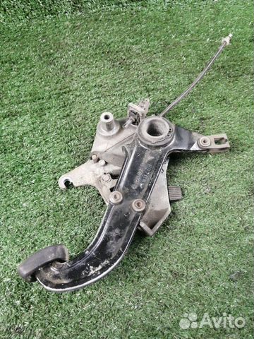 Педаль стояночного тормоза Mercedes-Benz E-Class