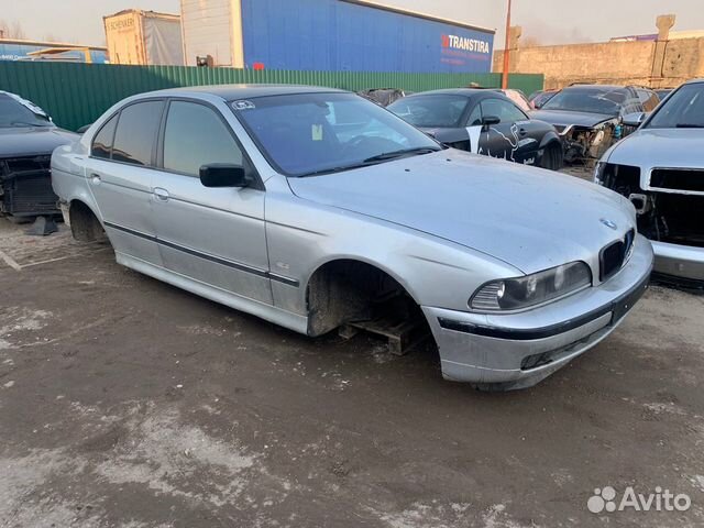 Bmw e39 2000г м57д30 АКПП Элементы кузова