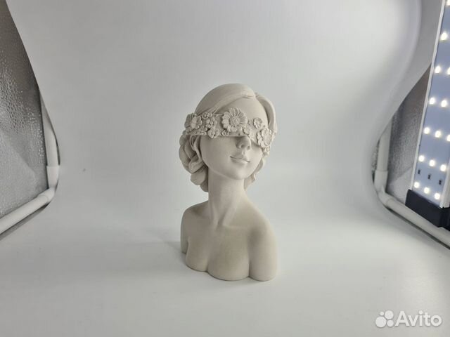 Статуэтка из гипса