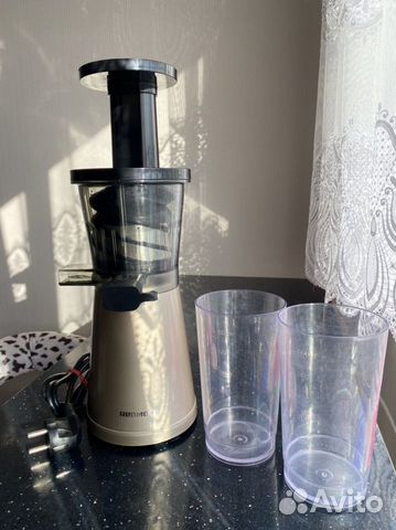 Соковыжималка шнековая Redmond RJ-930S