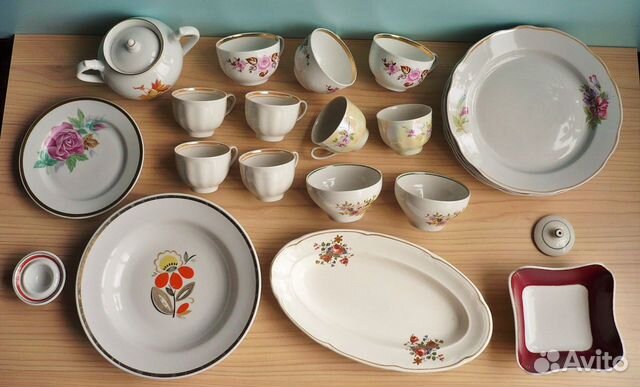 Чашки, сахарница, салатник и тарелки Дулёво СССР