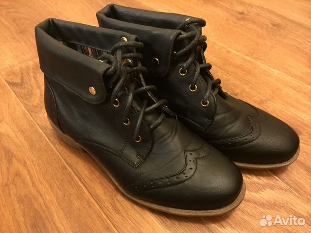 Женские ботинки