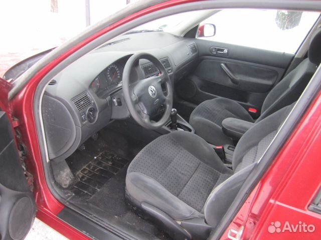VW гольф 4 запчасть двигатель 1,6л (цвет красный)