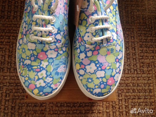 Новые кеды, кроссовки, лоферы, слипоны. цветы