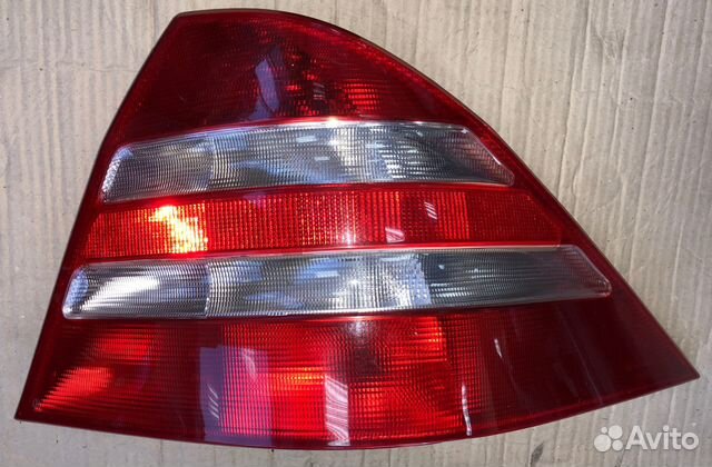 Фонарь задний правый A2208200264 Mercedes W220 S