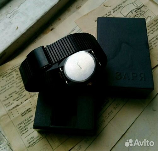 Часы наручные Заря 90 год кварц Часы наручные Заря 90 год кварц