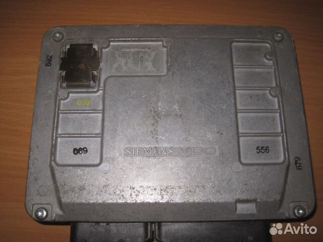 Блок управления двигателем skoda Octavia (A4 1U)