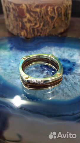 Золотое кольцо с бриллиантами Золотое кольцо с бриллиантами