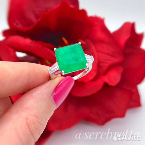 Кольцо с зелёным цирконом (серебро)
