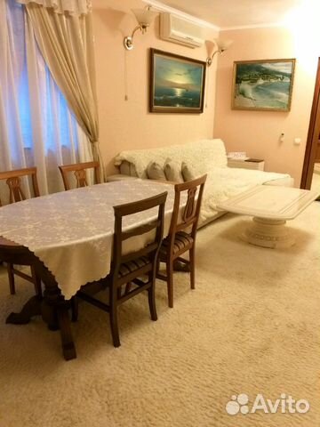 

2-к. квартира, 61 м², 1/4 эт.