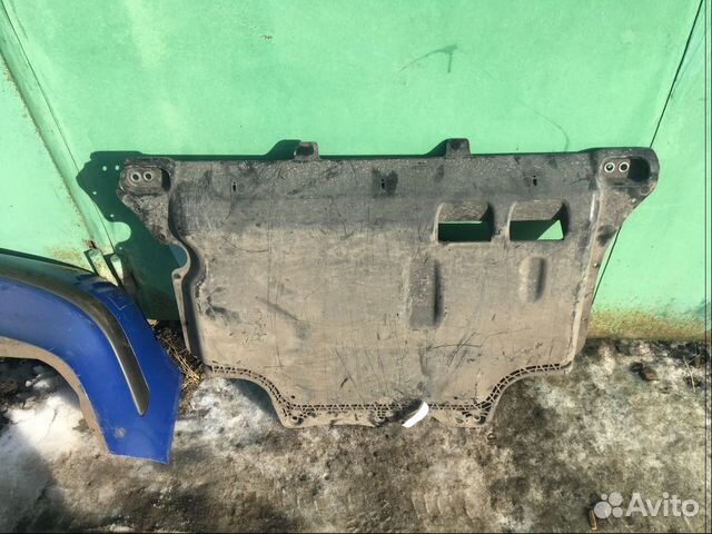 Volkswagen Tiguan 2 зажита двигателя 5qf825902 Volkswagen Tiguan 2 зажита двигателя 5qf825902