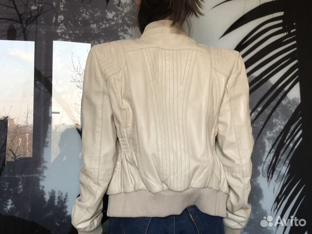 Куртка кожаная молочного цвета Куртка кожаная молочного цвета