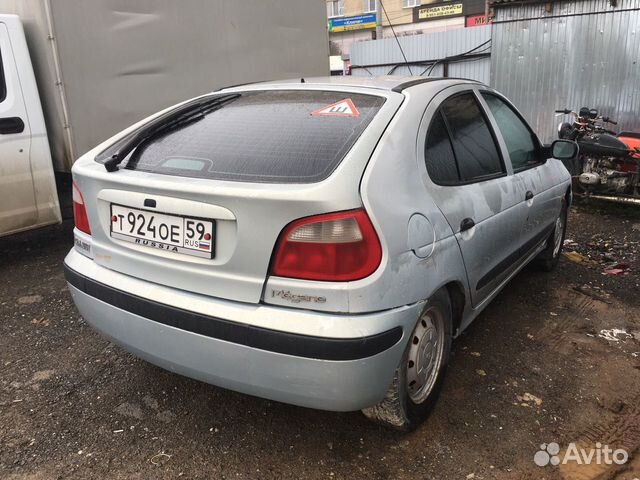 Renault Megane 1.4 МТ, 2000, битый, 100 000 км