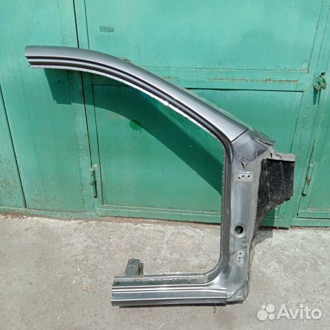 Стойка лобового стекла правая Toyota Matrix 02-08