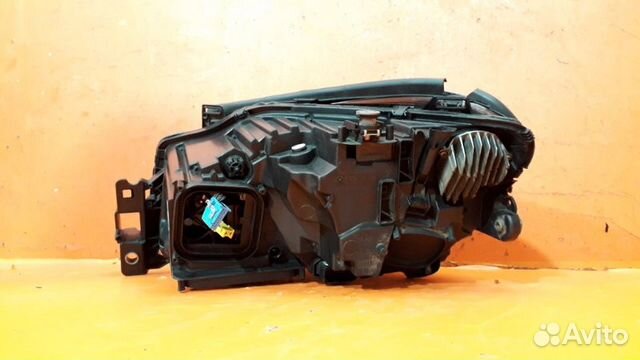 Фара правая Mercedes M-Class / Gle-Class W166 Фара правая Mercedes M-Class / Gle-Class W166