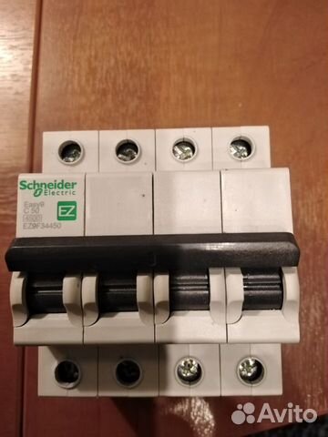 Автоматический выключатель Schneider Electric Автоматический выключатель Schneider Electric