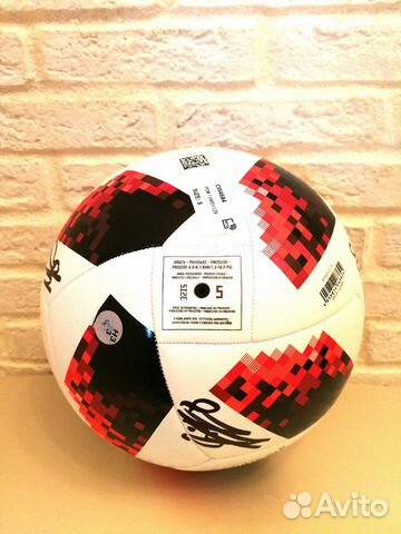 Футбольный мяч чм 2018 с автографами игроков Футбольный мяч чм 2018 с автографами игроков