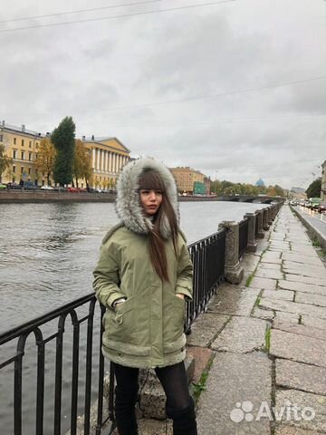 Новая зимняя укороченная парка с аппликацией Новая зимняя укороченная парка с аппликацией