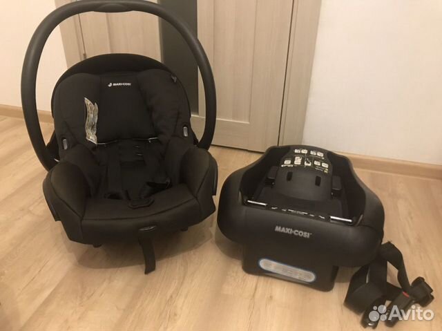 Автокресло Maxi-Cosi c базой isofix Автокресло Maxi-Cosi c базой isofix