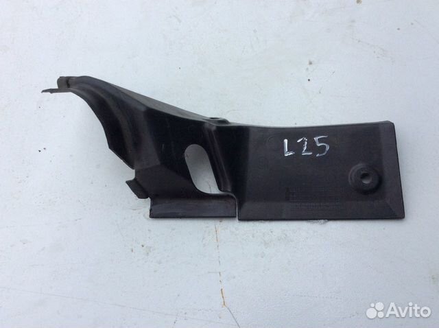 Накладка петли багажника левая Mercedes W251 R