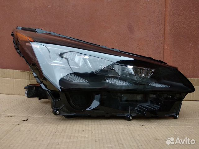 Фара Lexus NX 300H правая 3 линзы LED оригинал