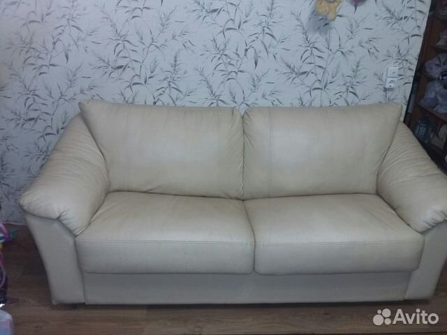 Продам комплект - кожаные диван и кресло