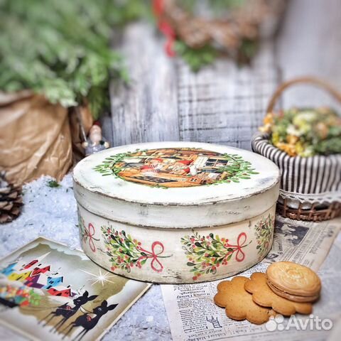 Шкатулка круглая, праздничная (короб) Шкатулка круглая, праздничная (короб)