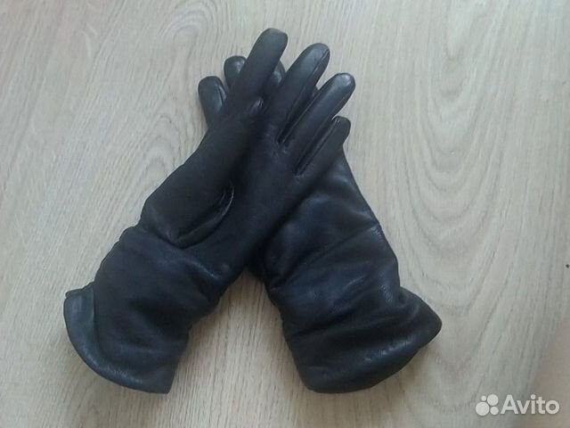 Теплые,кожаные перчатки,на очень женственную ручку