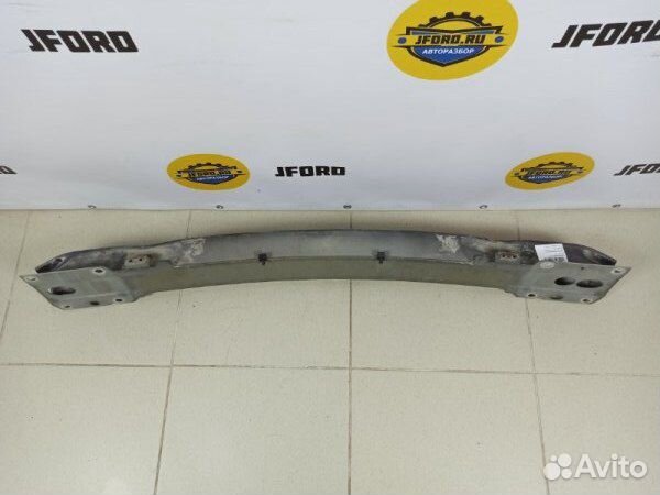 Усилитель бампера передний Volvo Xc70 2008