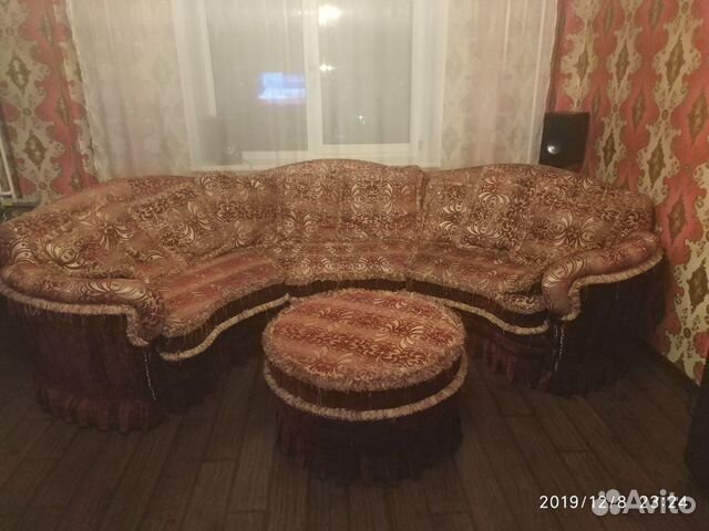 Диван