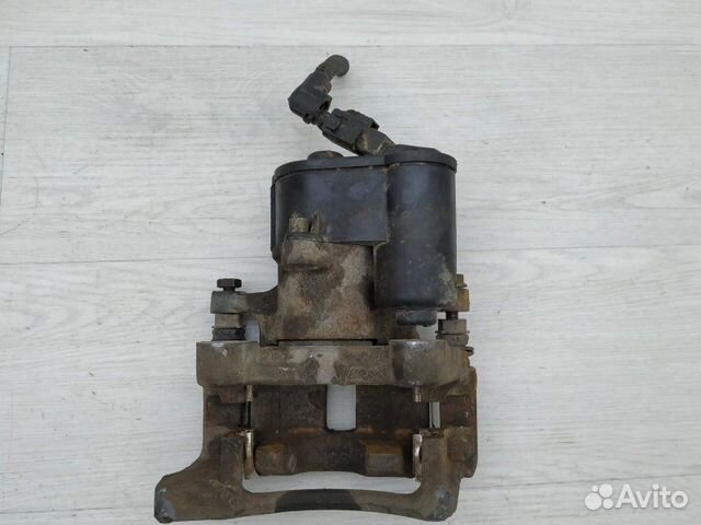Суппорт задний правый 5N0615404 VW Passat (B7) 201 Суппорт задний правый 5N0615404 VW Passat (B7) 201