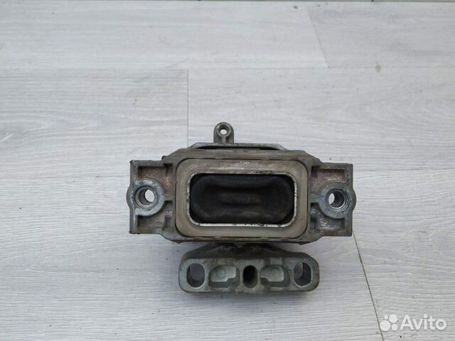 Опора двигателя правая 1K0199262AJ Skoda Octavia