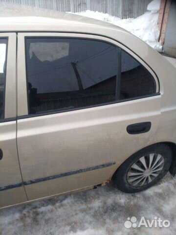 Задняя левая дверь Hyundai Accent Задняя левая дверь Hyundai Accent