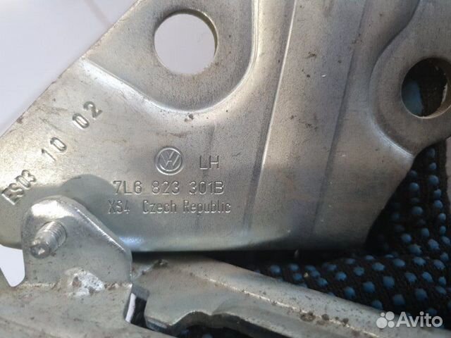 Петля капота передняя левая Volkswagen Touareg 7L Петля капота передняя левая Volkswagen Touareg 7L