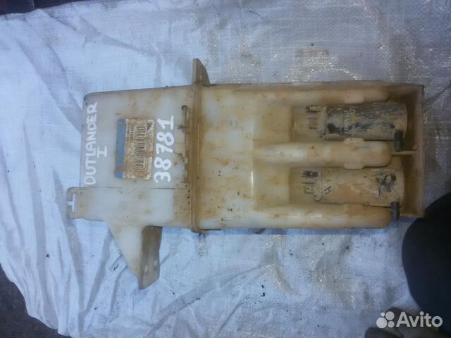 Бачок омывателя Mitsubishi Outlander 1 2003-2007
