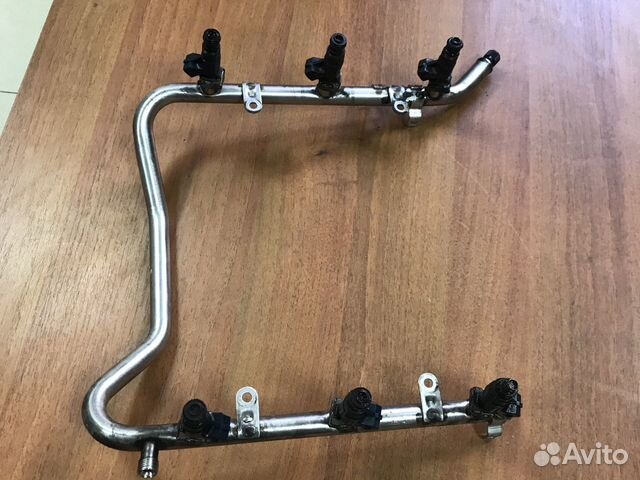 Топливная рампа в сборе с форсунками Mercedes W220