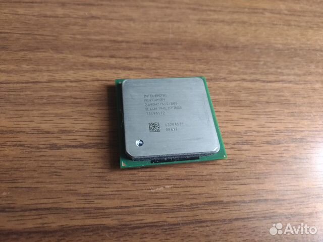 Процессор Intel Pentium 4 с оригинальным кулером