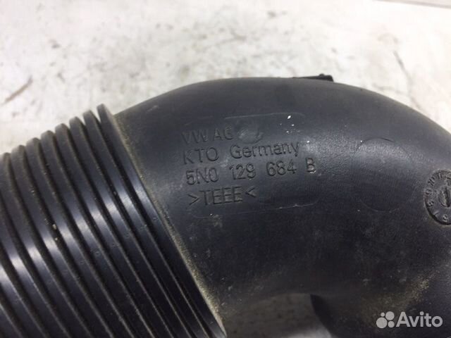 Патрубок воздушного фильтра Volkswagen Tiguan 2.0