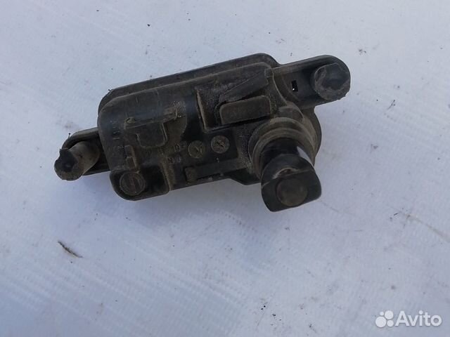 Актуатор лючка бензобака skoda rapid