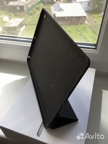 iPad Wi-Fi 32GB (6th Generation)