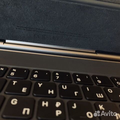 Чехол-клавиатура Apple Magic Keyboard для iPad Pro