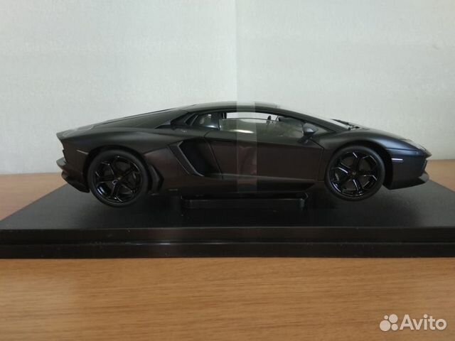 2011 Lamborghini Aventador LP 700-4 1/18 Nexx/Well 2011 Lamborghini Aventador LP 700-4 1/18 Nexx/Well